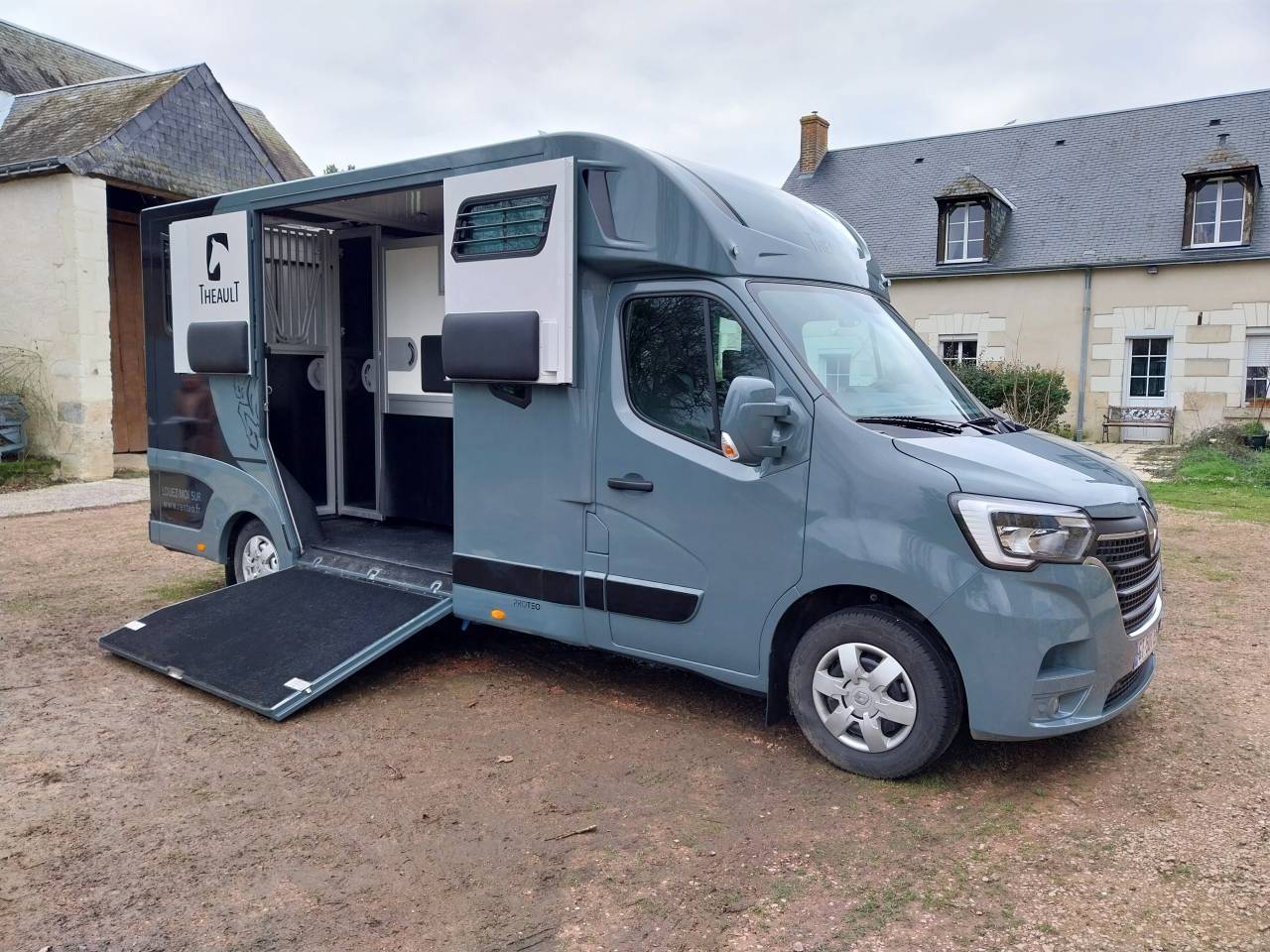 Location camions pour chevaux secteur TOURS