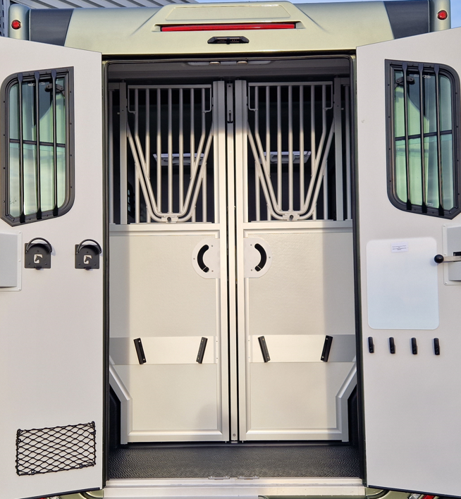 Location camion pour chevaux secteur CLERMONT FERRAND