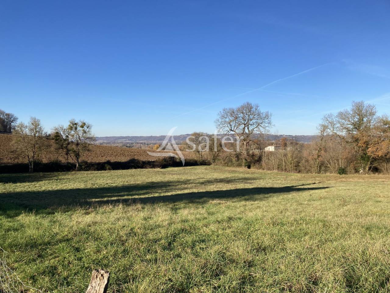 Domaine de caract&egrave;re &agrave; r&eacute;nover sur 17ha