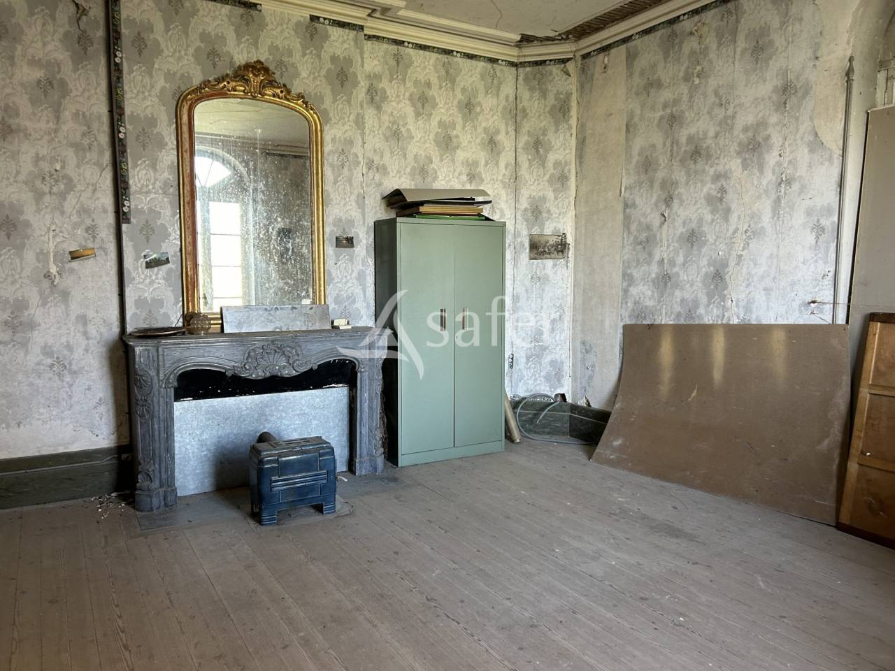 Domaine de caract&egrave;re &agrave; r&eacute;nover sur 17ha