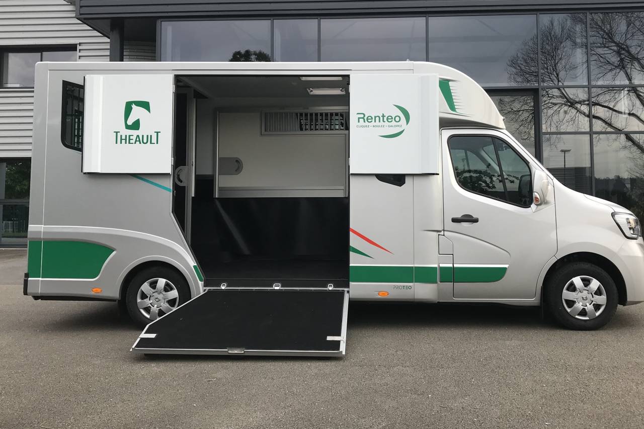 Location camion pour chevaux secteur CHAMB&Eacute;RY