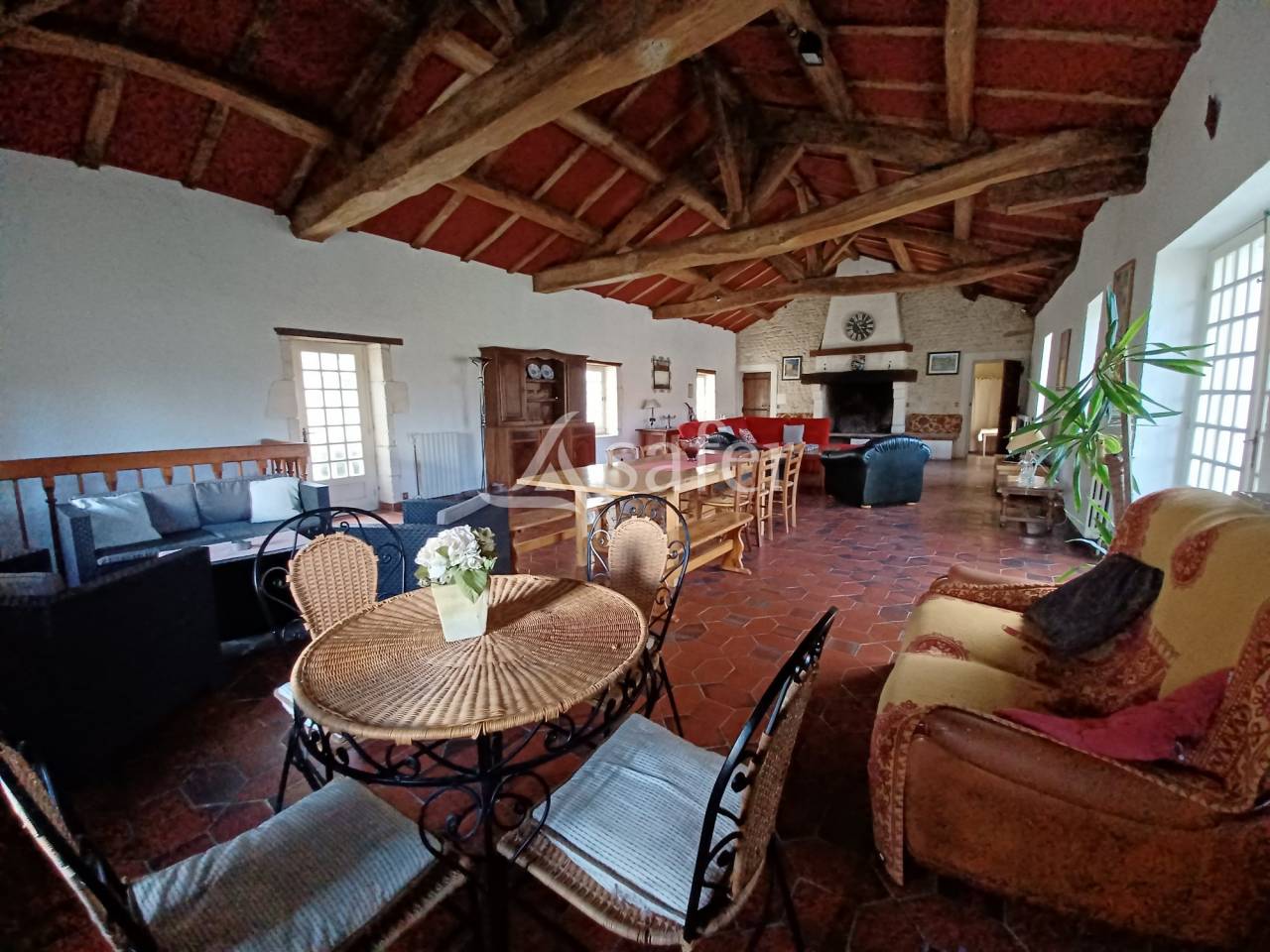 Lieu de Vie de Caract&egrave;re avec G&icirc;te et Moulin