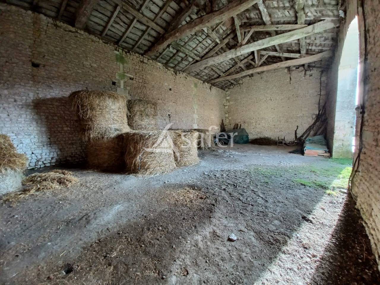 Lieu de Vie de Caract&egrave;re avec G&icirc;te et Moulin