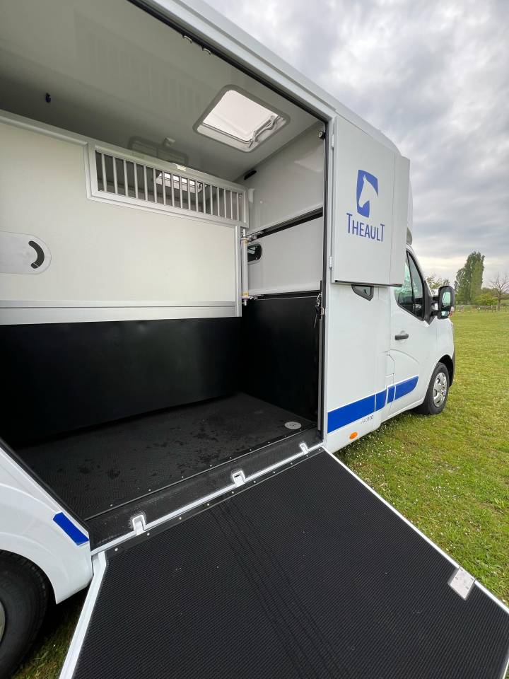 Location camion pour chevaux secteur MONTARGIS