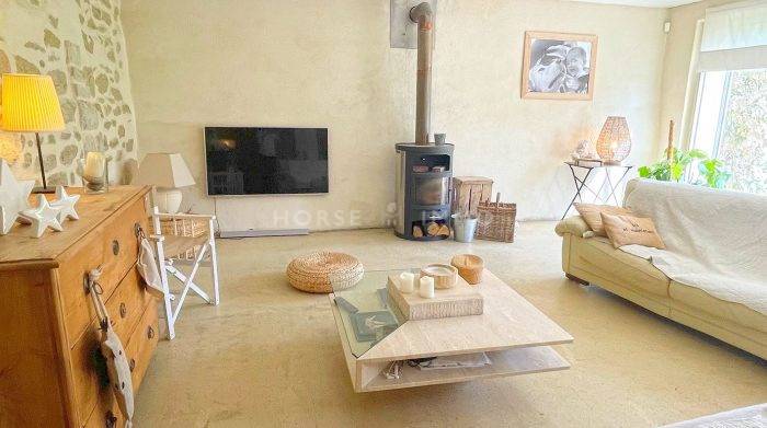 Provence - Domaine de charme avec dépendances équestres