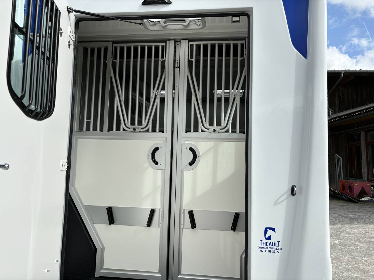 Location camion pour chevaux AMIENS