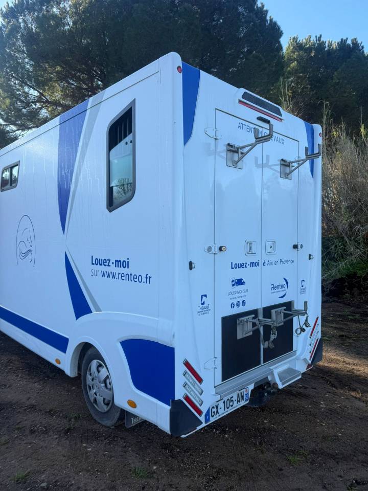 Location camion pour chevaux Rocbaron
