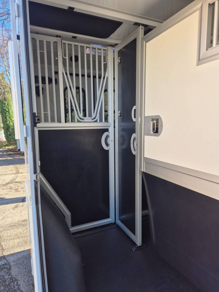 Location camion pour chevaux ORAISON