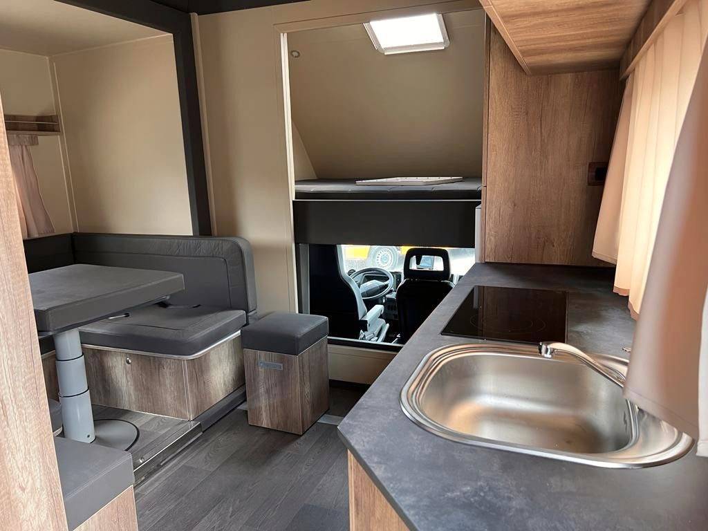 FUSO CANTER 9C18 POP OUT