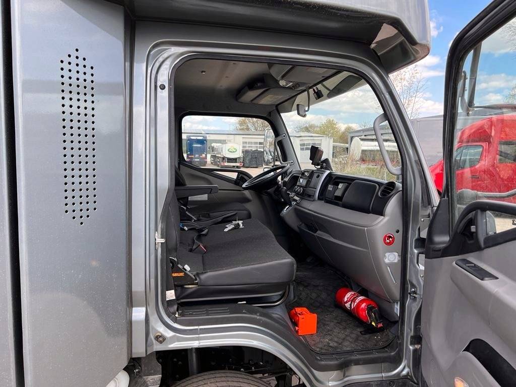 FUSO CANTER 9C18 POP OUT