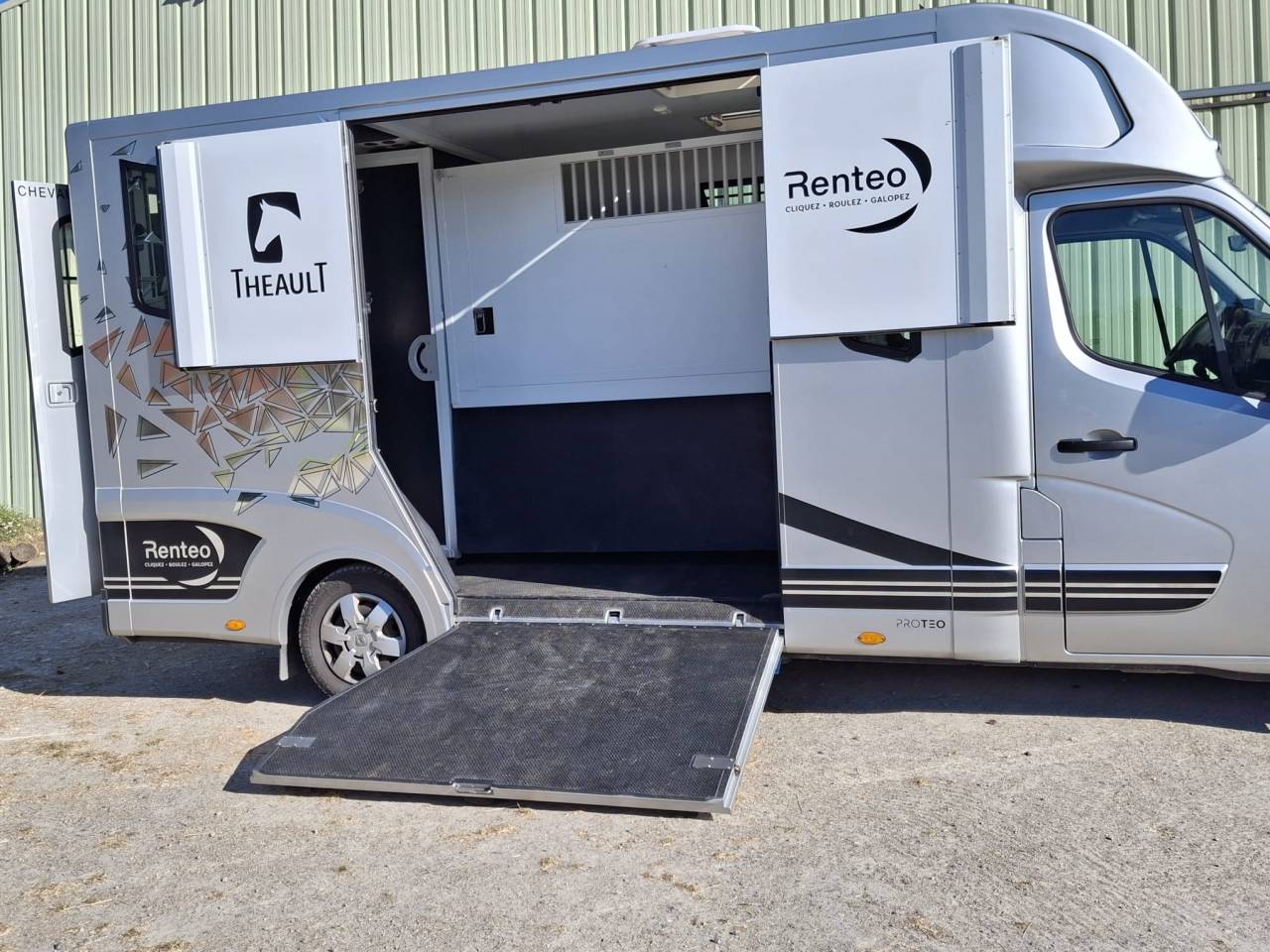 Location camion pour chevaux secteur Angoul&ecirc;me