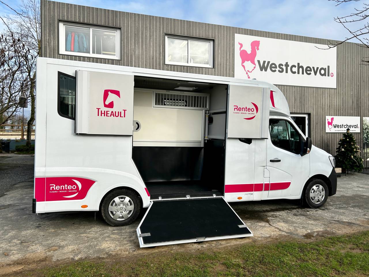 Location camion pour chevaux proche Le Mans