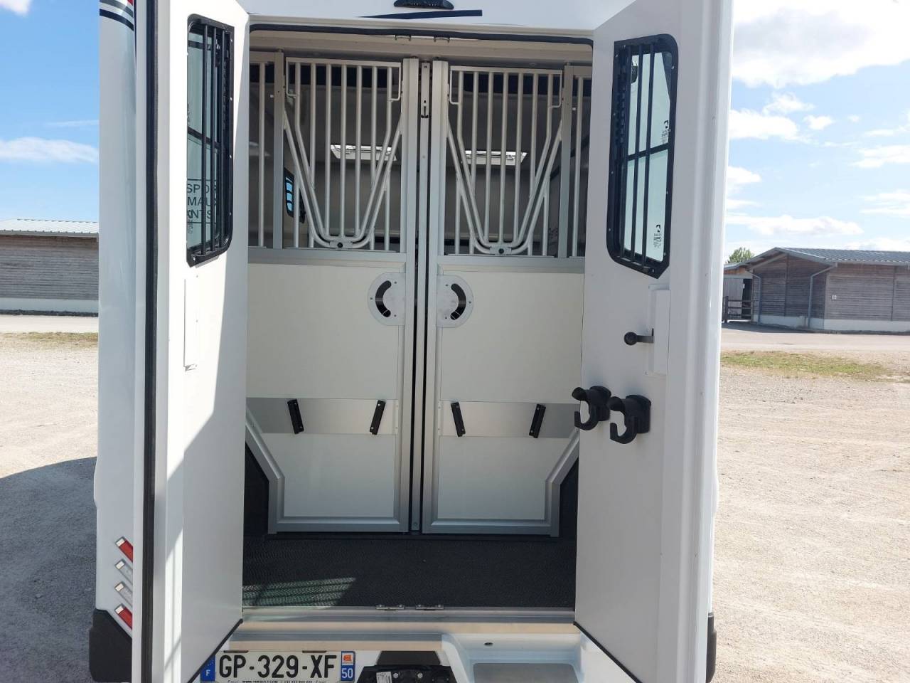 Location camion pour chevaux secteur Chazey-sur-Ain