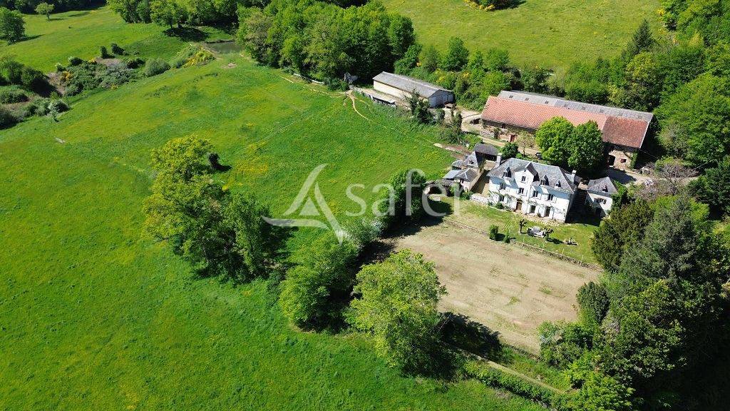 Aux portes de Tulle, domaine de 58 ha avec son bâti de caractè