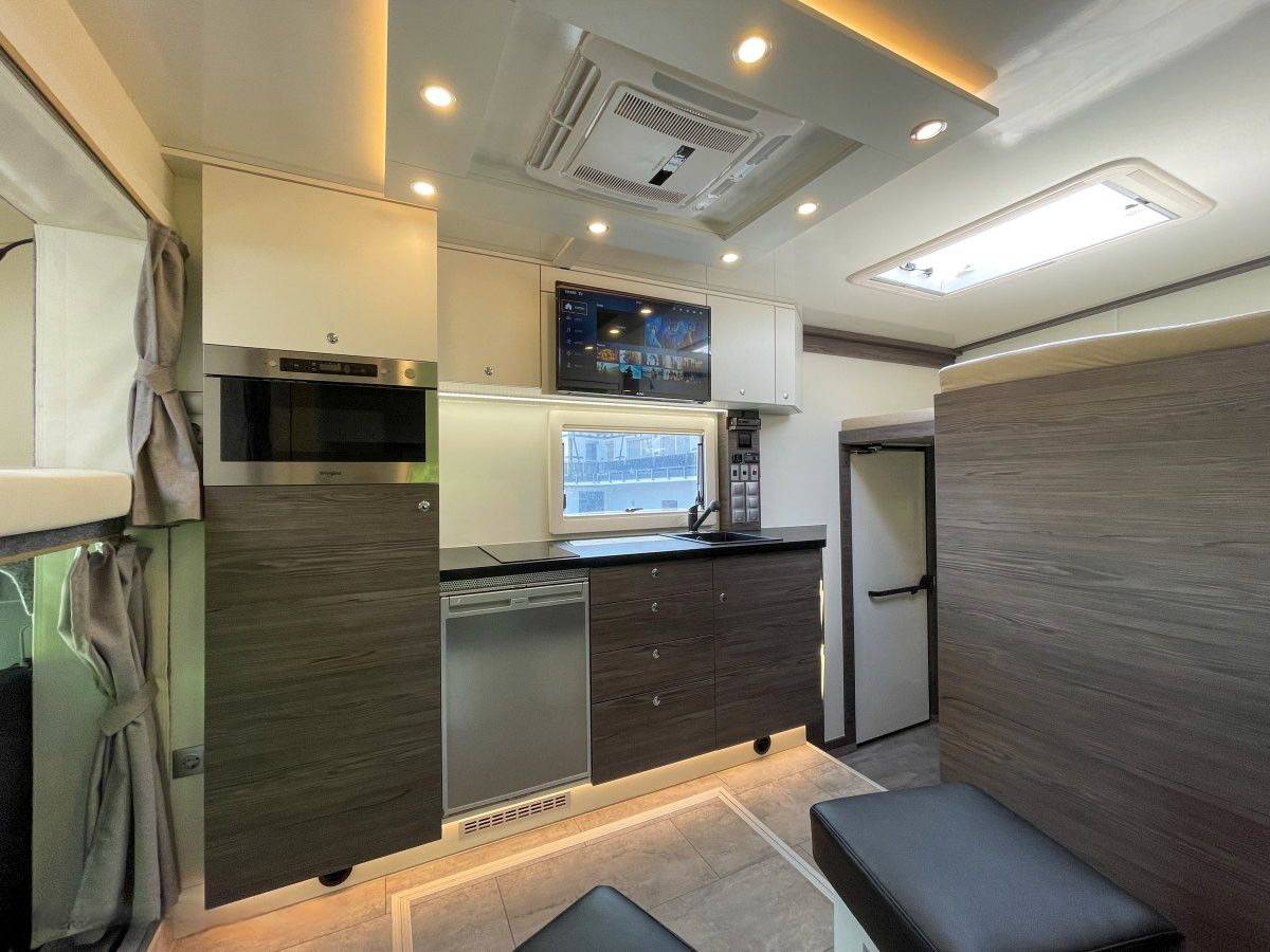 MERCEDES-BENZ ATEGO 1527 POP OUT