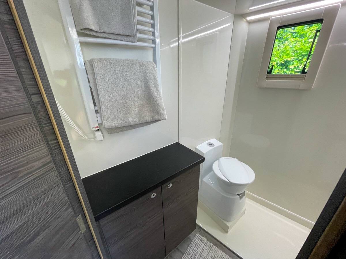 MERCEDES-BENZ ATEGO 1527 POP OUT