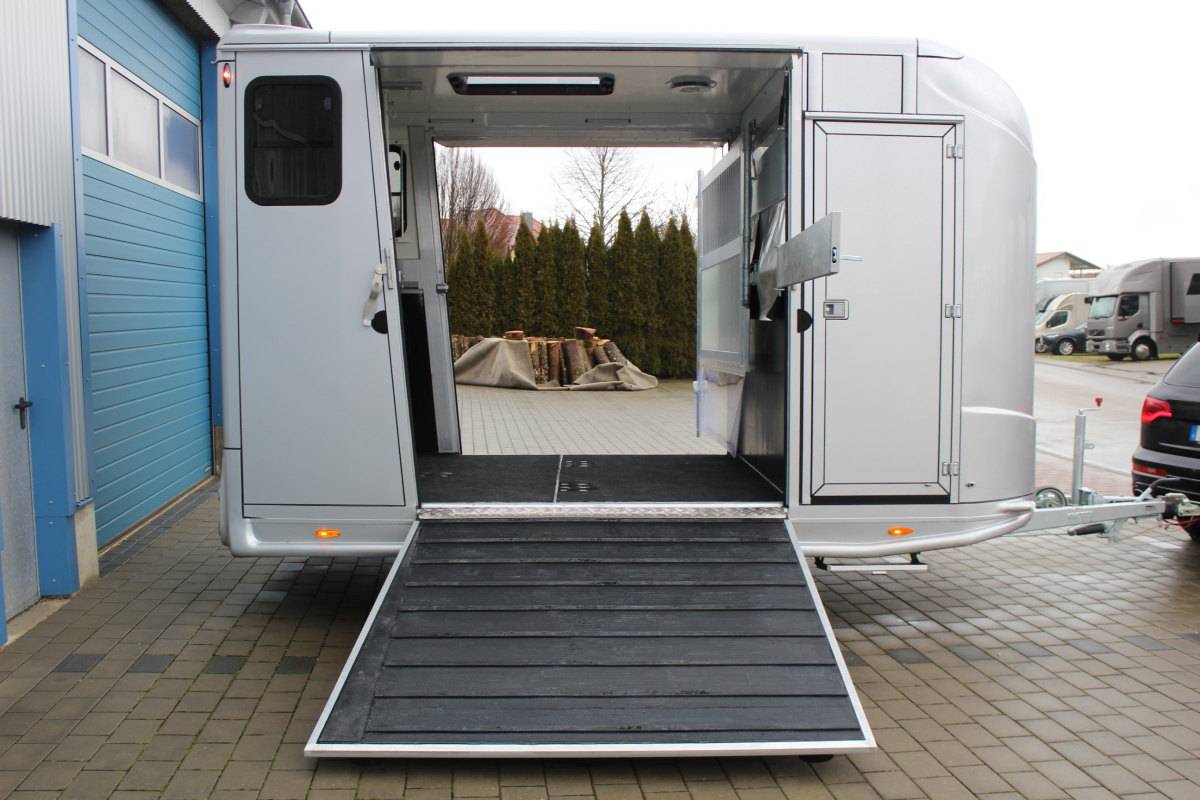 REMORQUE ANKA 2 CHEVAUX STALLION DOUBLE PONT & SELLERIE