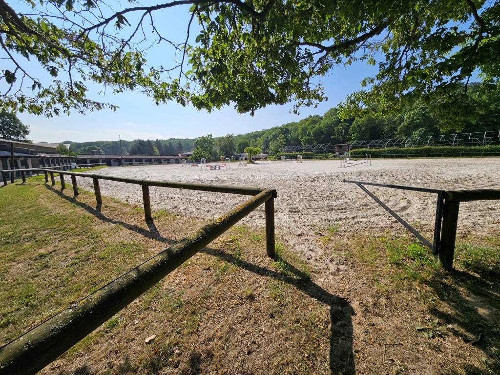 ÉCURIE MULTI ACTIVITÉ 