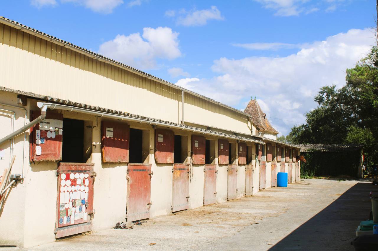 PROPRIETE EQUESTRE DANS LE GERS