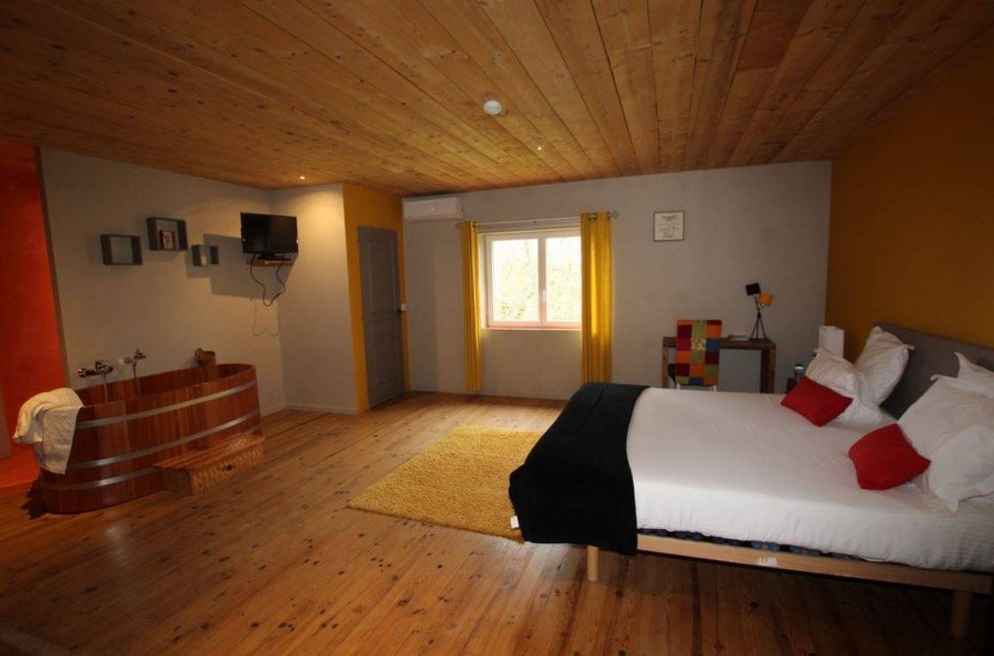 DOMAINE A VOCATION EQUESTRE SUR 7 HA