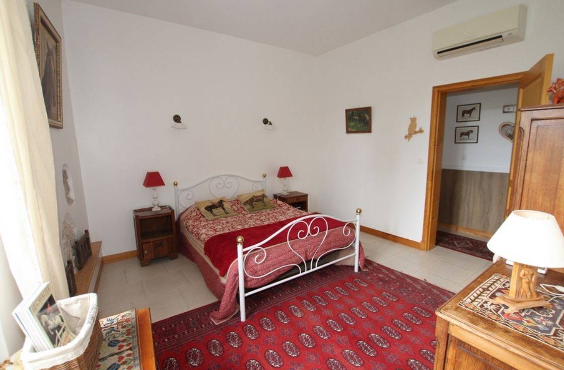 DOMAINE EQUESTRE SUR 60 HA