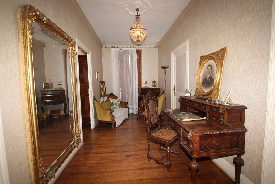 EN ARIEGE SUR 4,57 HA PROPRIETE A VOCATION EQUESTRE