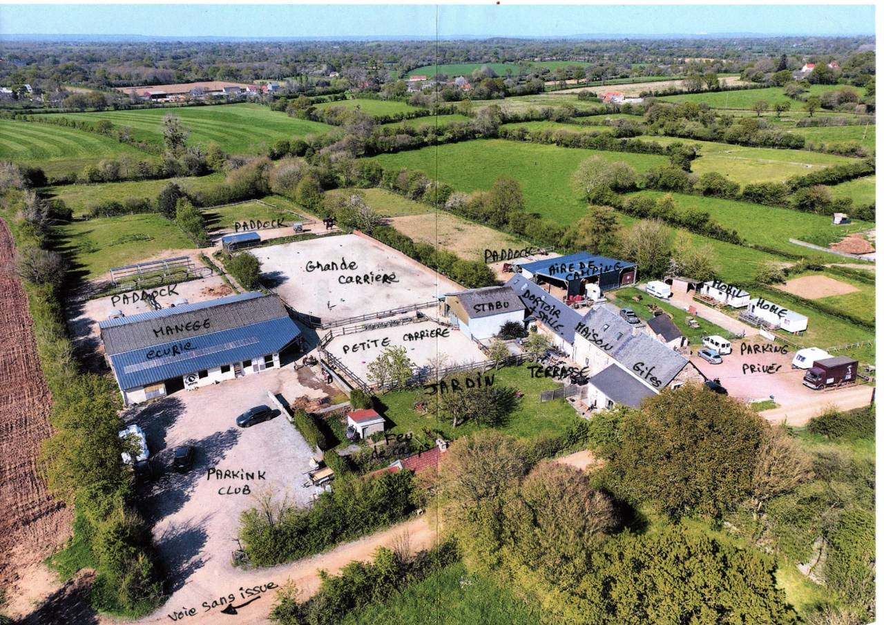 Corps de ferme sur 8H