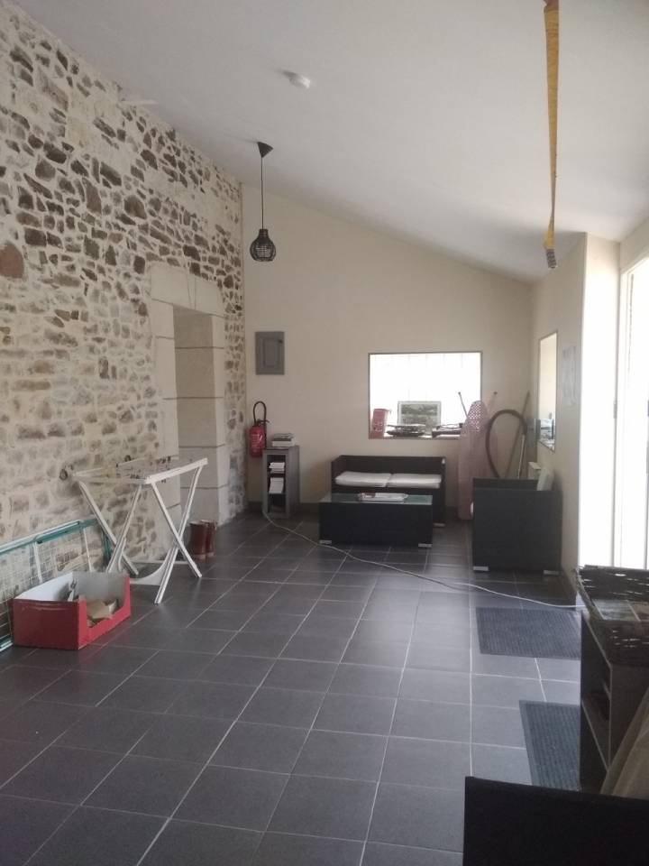 Corps de ferme sur 8H