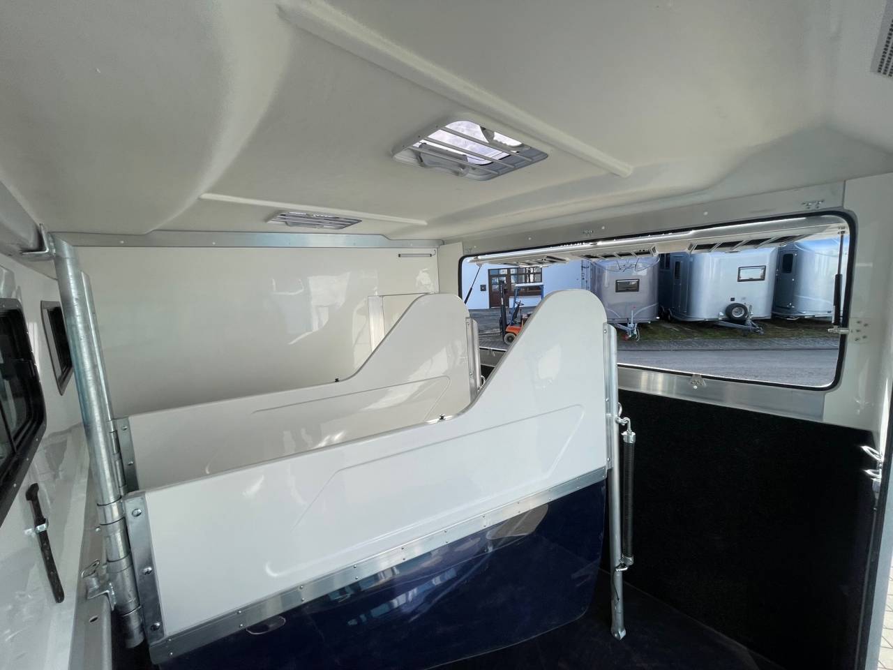 REMORQUE ANKA 3 CHEVAUX & SELLERIE