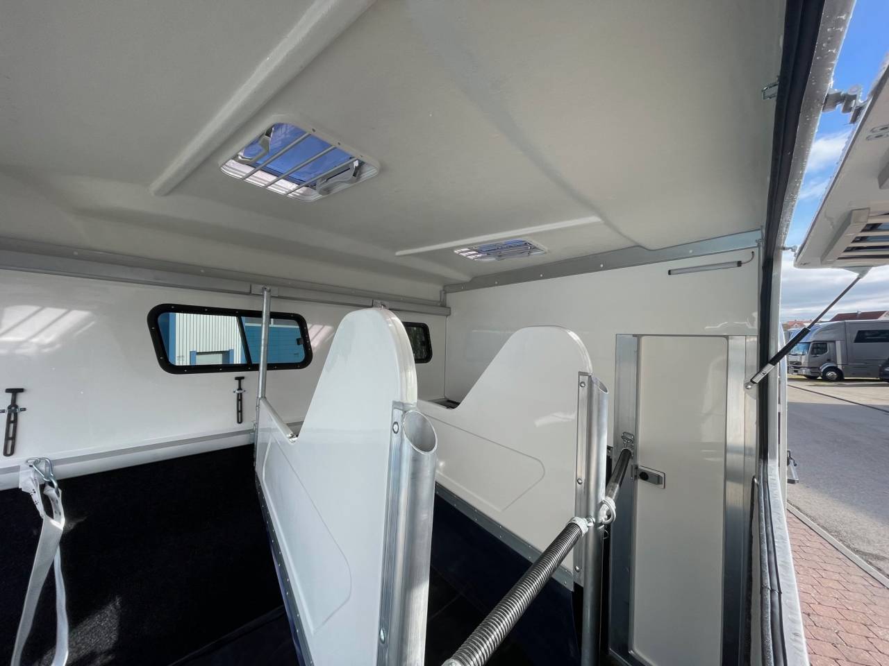 REMORQUE ANKA 3 CHEVAUX & SELLERIE