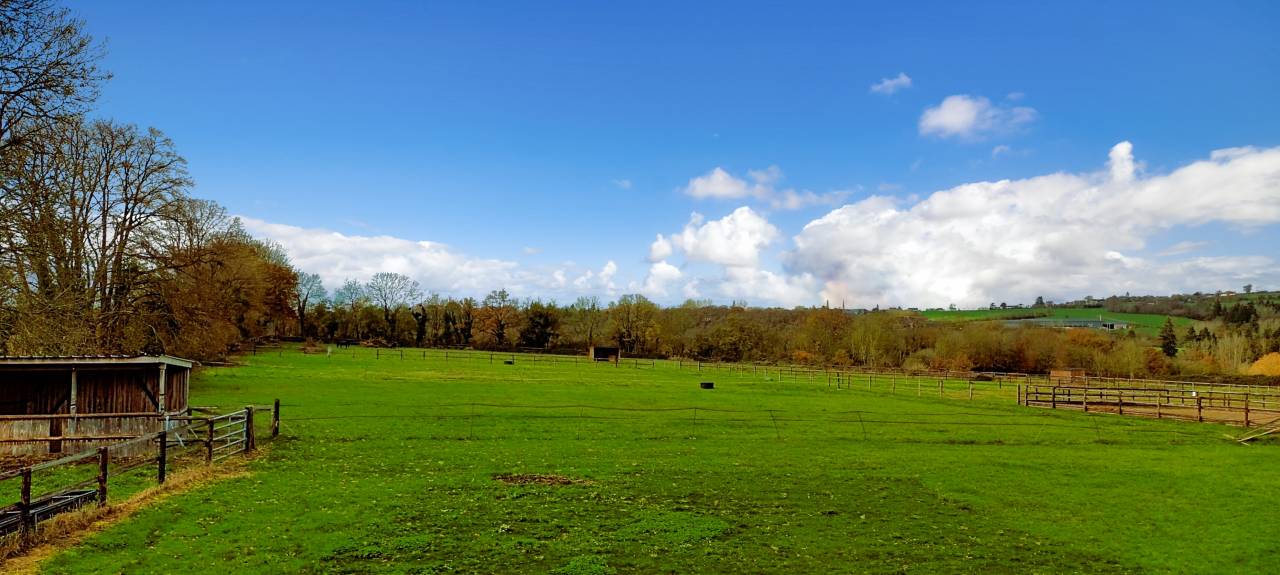 Très jolie propriété sur 8ha bien équipée