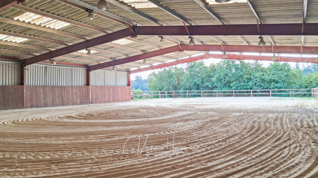 Très jolie propriété sur 8ha bien équipée