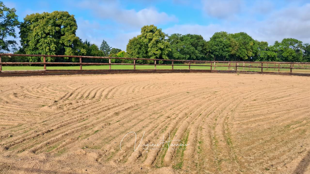 Très jolie propriété sur 8ha bien équipée