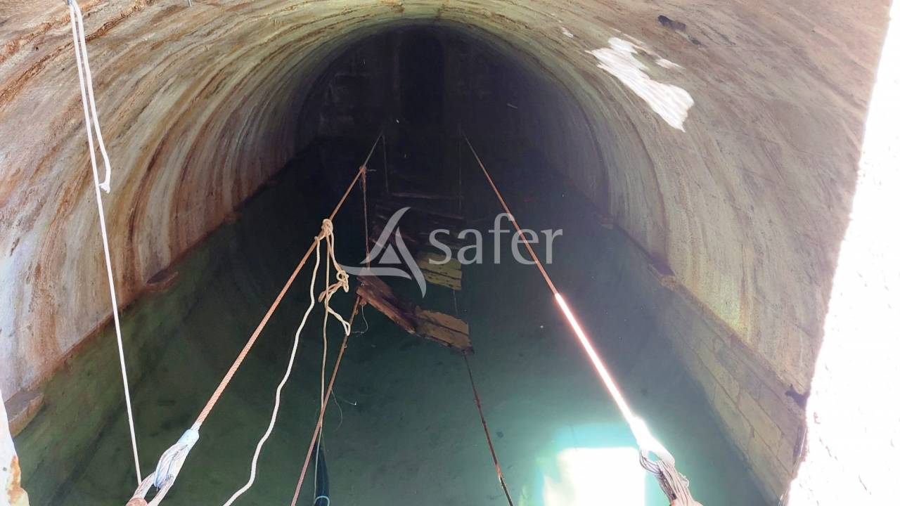 Propriété Bâti entourée d'un parc arborée clos