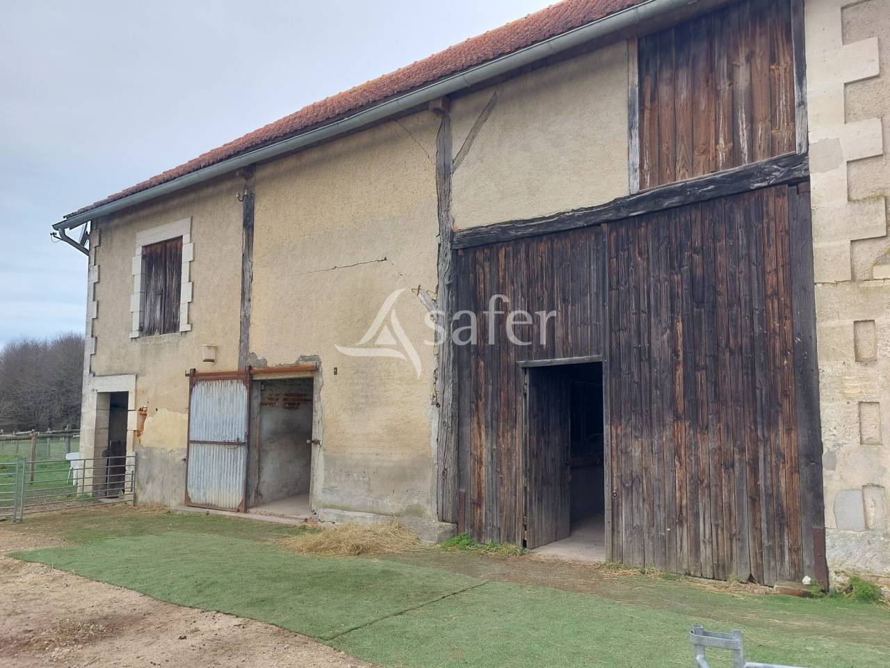 Propriété agricole bio sur 13ha de pré et bois proche Montpon