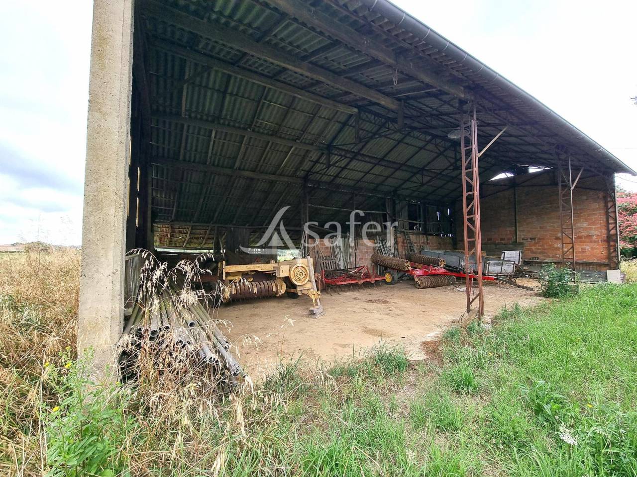 Proche de Montech ancien corps de ferme 185 m² à rénover sur