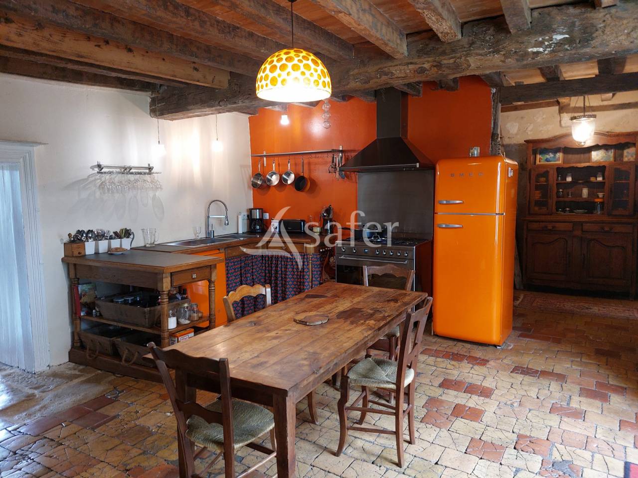 Propriété bâtie sur 20ha avec belle maison du 17ème siècle,