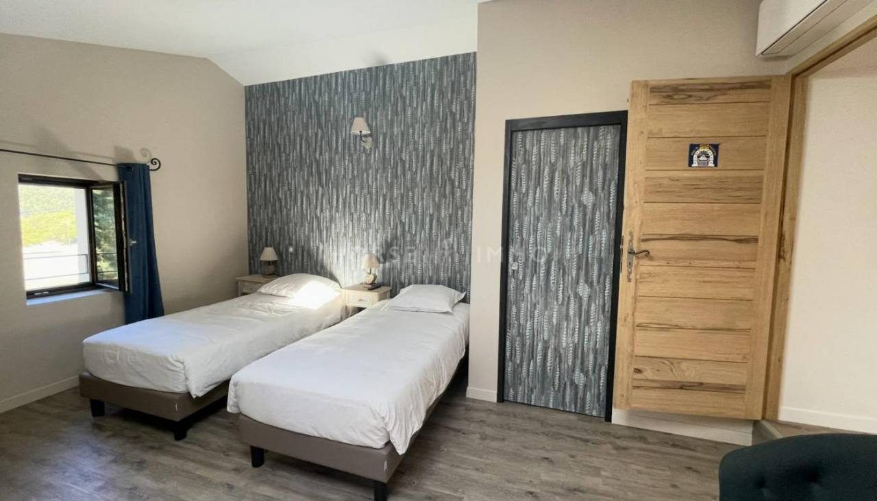 Tourisme équestre - Splendide domaine de 4 hectares