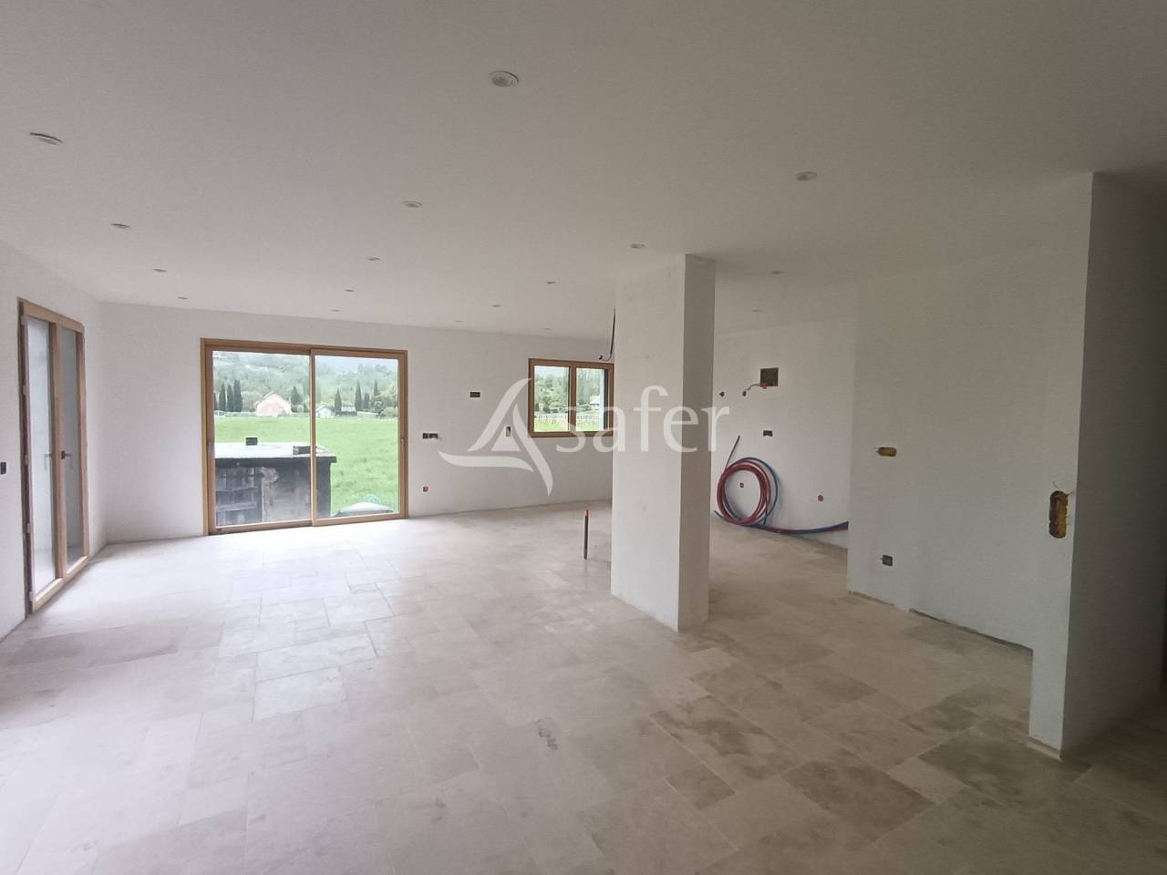 Maison rénovée avec des matériaux de qualité