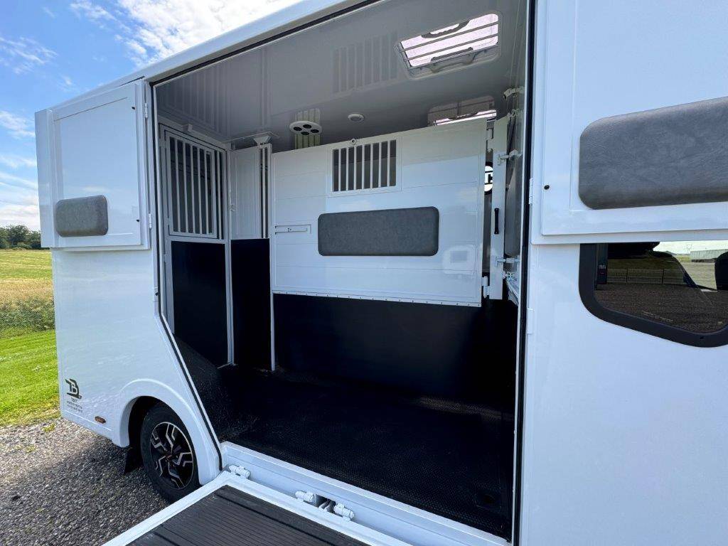 RENAULT MASTER STALLE 5 - VENDU