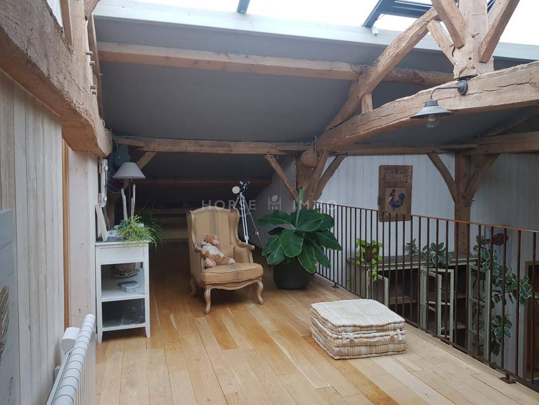 Propriété équestre de charme avec 2 maisons sur 9 hectares ?