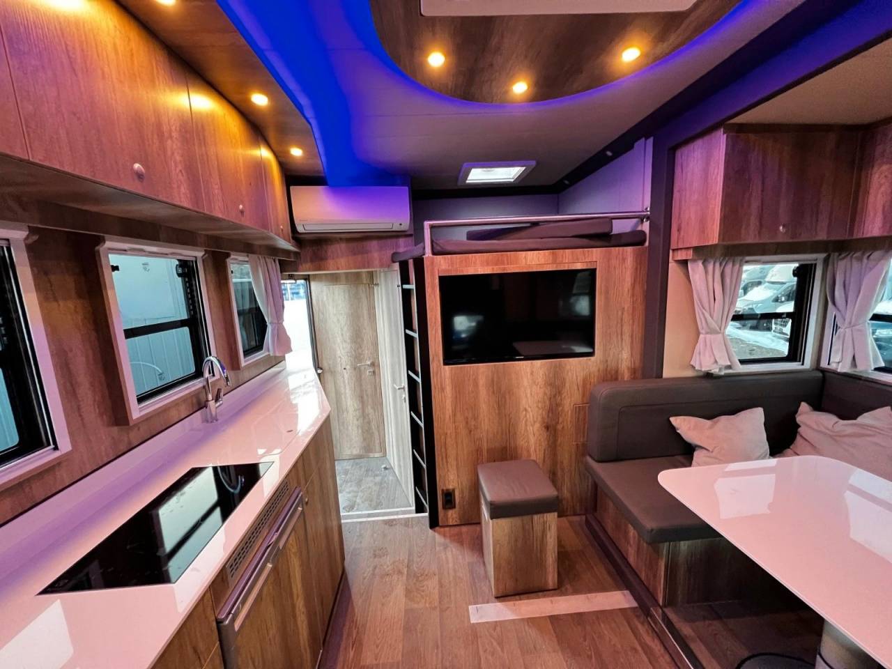 MAN TGL 12.250 JL INTERNATIONAL HXL POP OUT