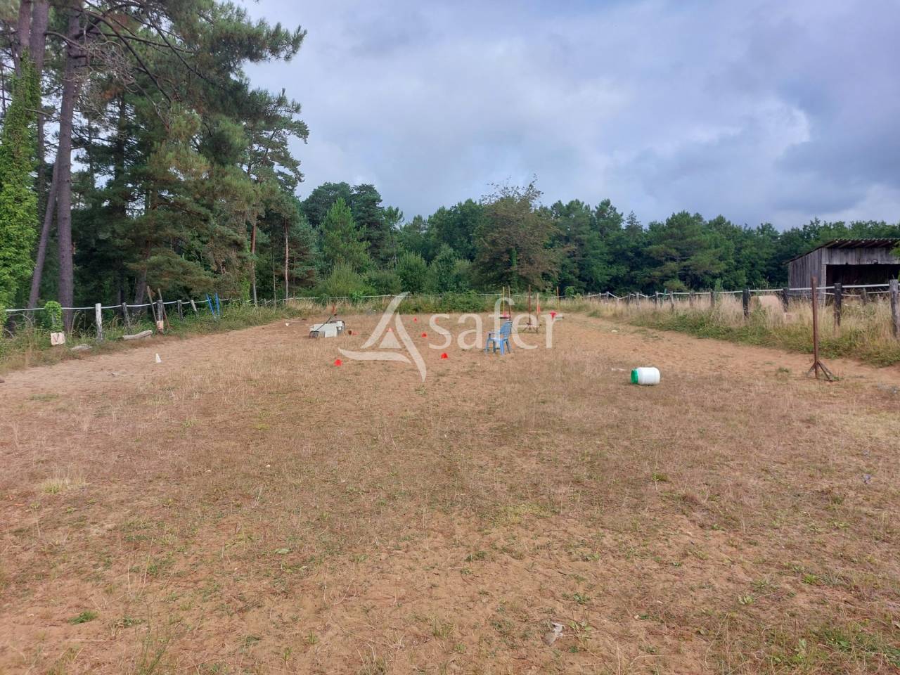 Propriété en pierre sur 42ha, proche Périgueux