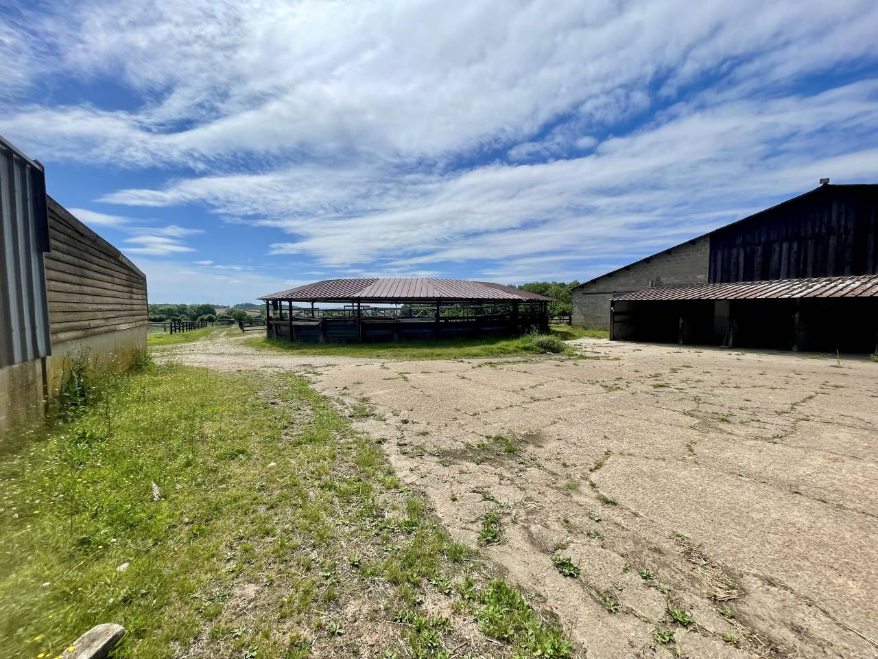MORTAGNE-AU-PERCHE  – HARAS – 20HA 