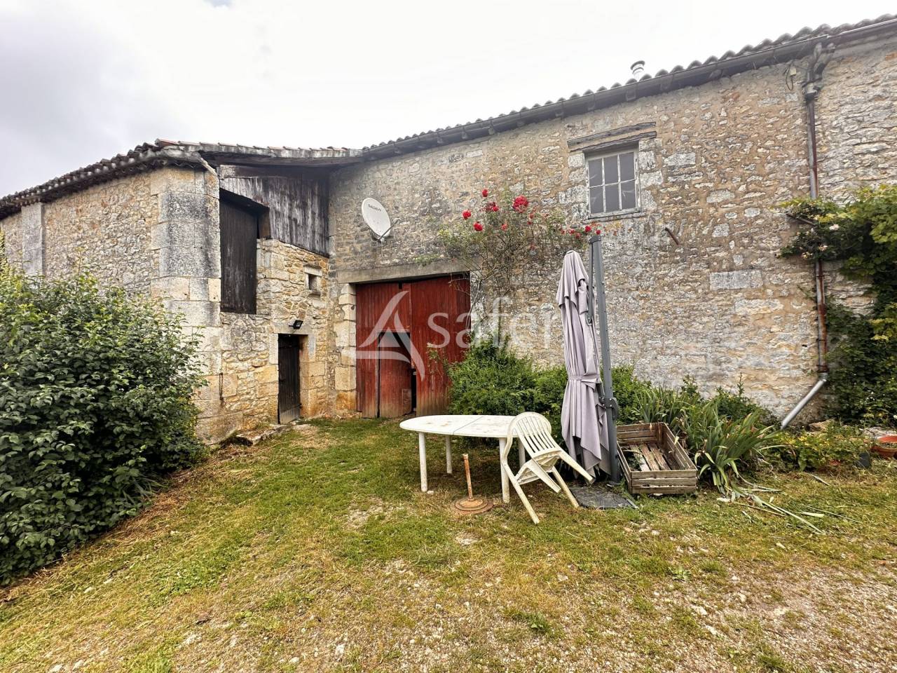 Propri&eacute;t&eacute; avec g&icirc;te sur 4ha