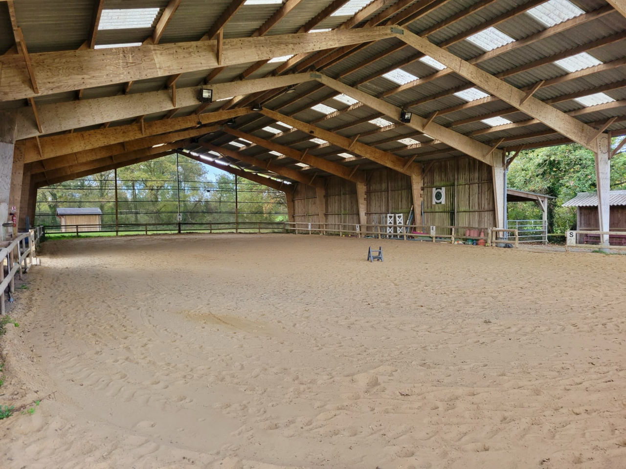 Ecurie sur 15ha