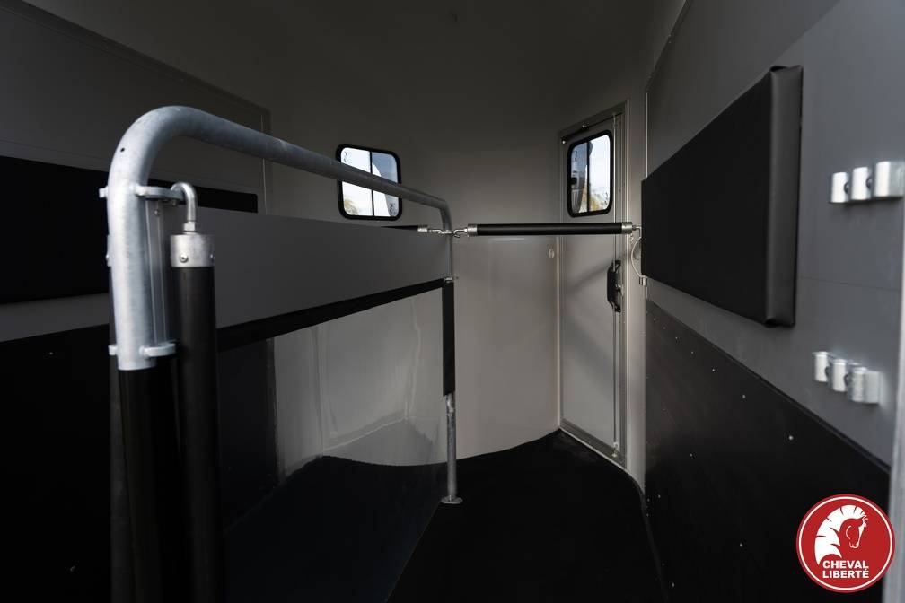 VAN CHEVAL LIBERTE NEUF  – GOLD ORIGINS ALU AVEC SELLERIE – 2 PLACES