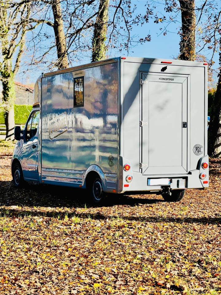 Camion chevaux stalles renforcé TVA RÉCUP  vendu 