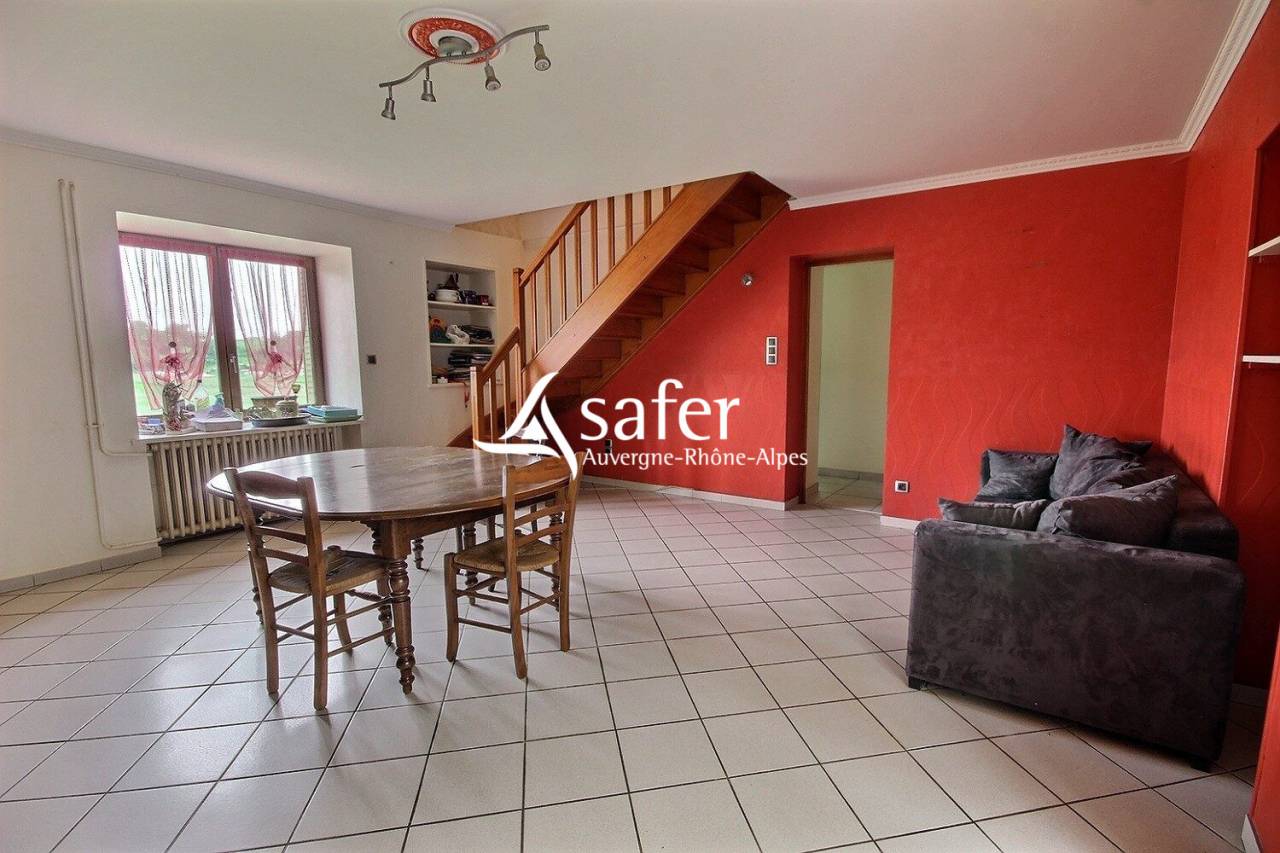 FERME TRADITIONNELLE - MONTS DU LYONNAIS