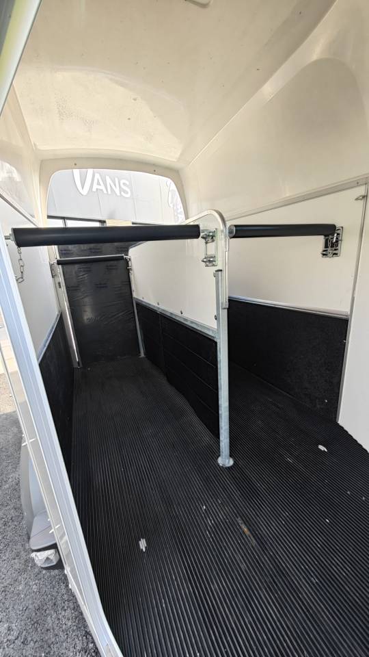 Van 2 chevaux Ifor Williams HBEco 506